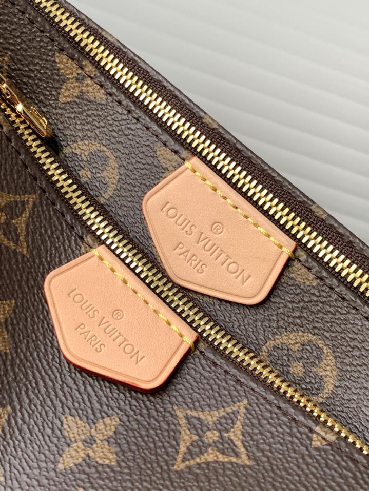 LV Multi Pochette Accessoires in Tela Monogram - Verde