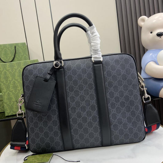 Cartella iconica in stile Gucci GG