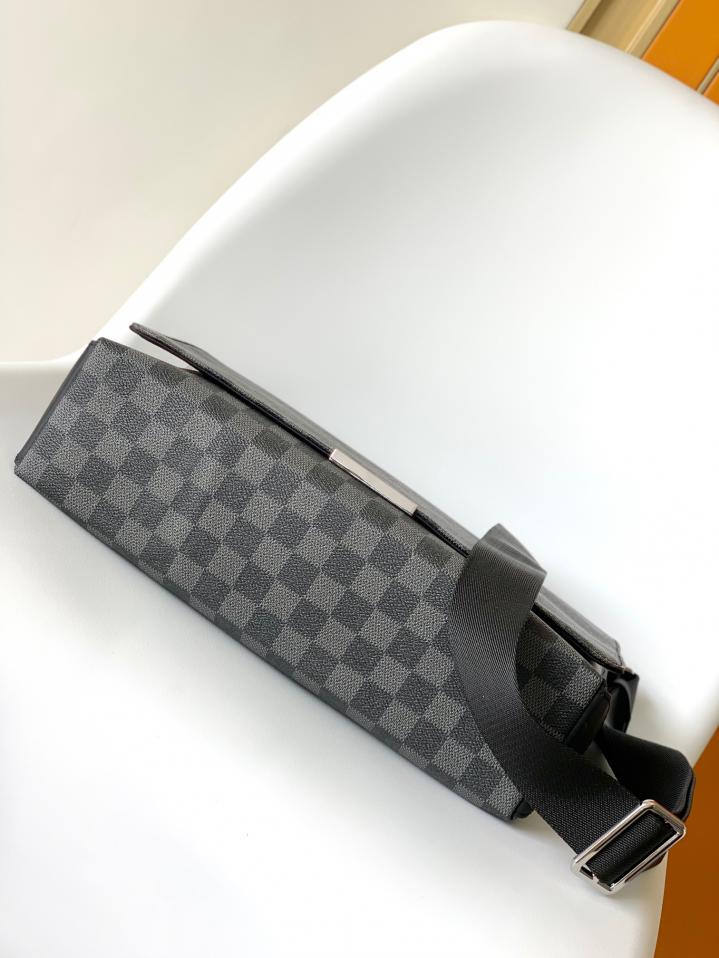LV District unisex tracolla