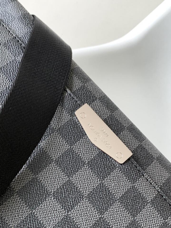 LV District unisex tracolla