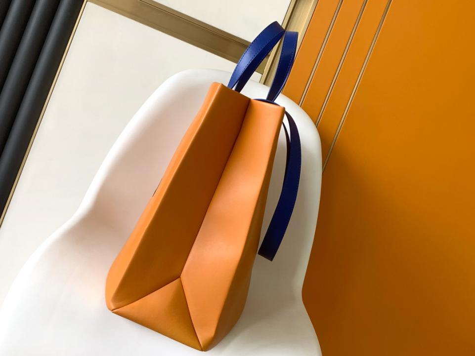 M24457 Borsa shopper media superiore LV