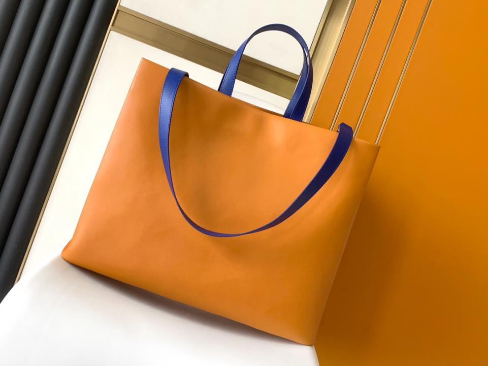 M24457 Borsa shopper media superiore LV