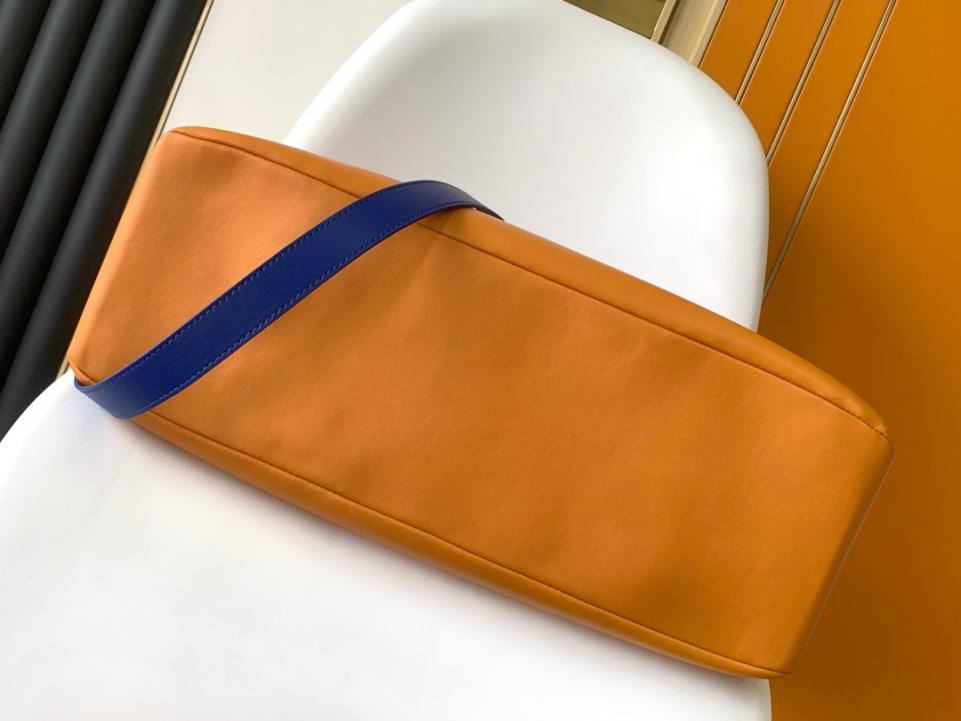 M24457 Borsa shopper media superiore LV