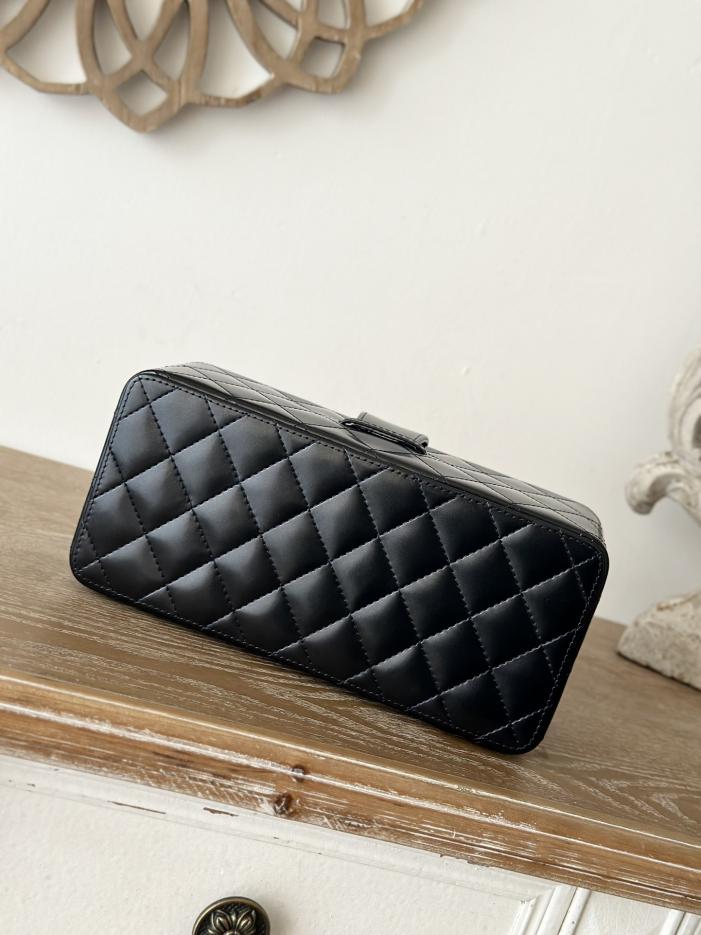 Borsa per cosmetici vintage Chanel