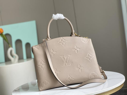 LV Grand Palais (15BE)