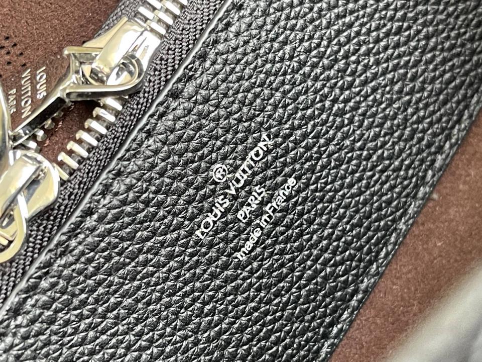 LV tote nera