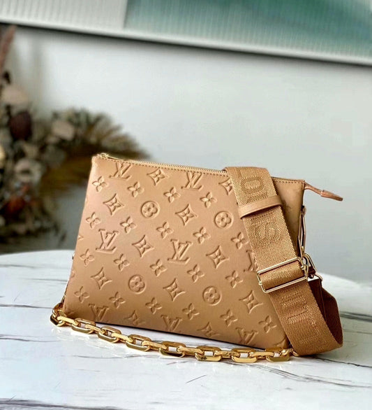 LV Coussin PM in Pelle Cipria