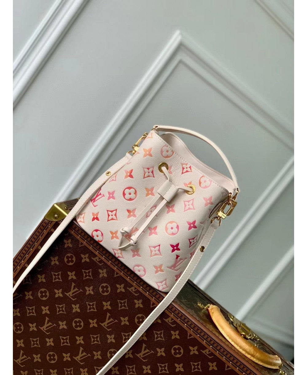 LV Néonoé BB in Pelle Monogram Empreinte