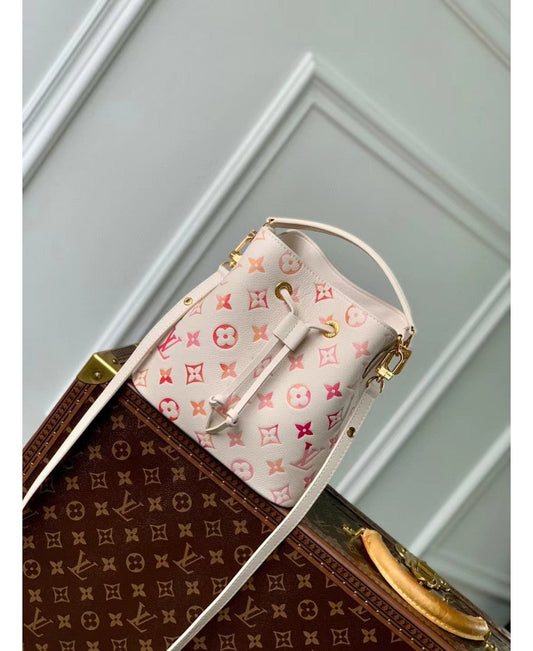 LV Néonoé BB in Pelle Monogram Empreinte