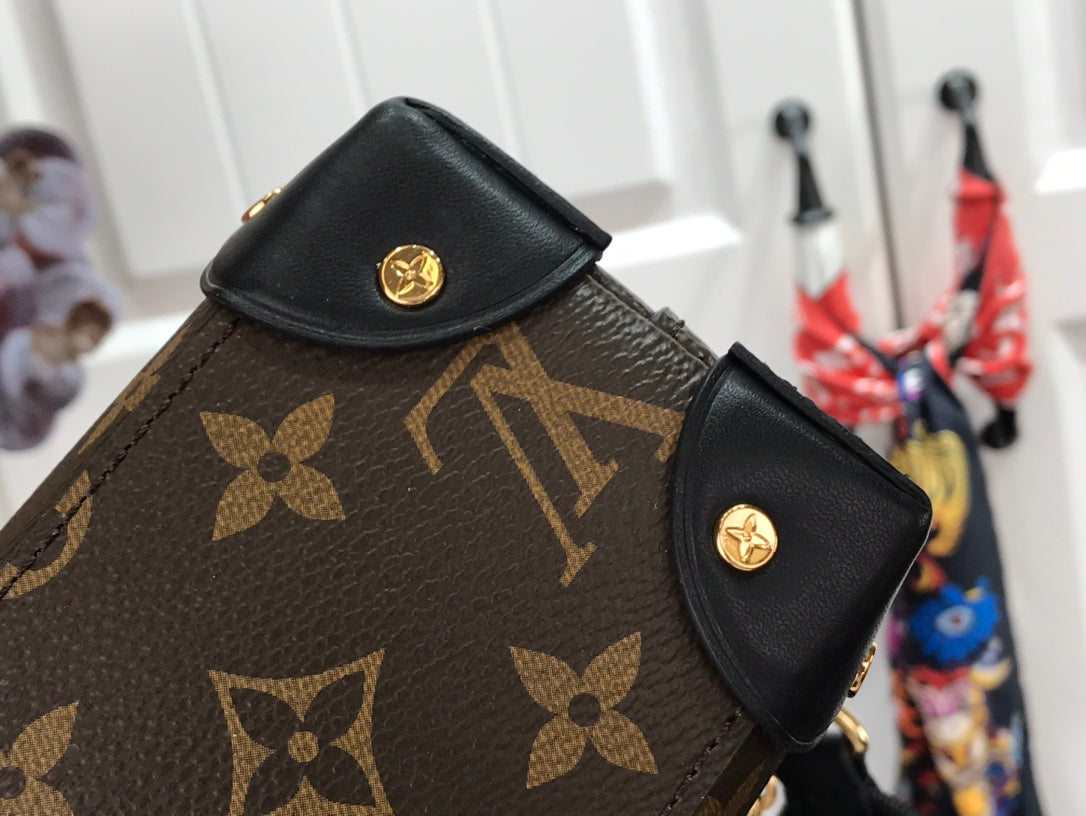 LV Petite Malle Souple - Edizione LV Match