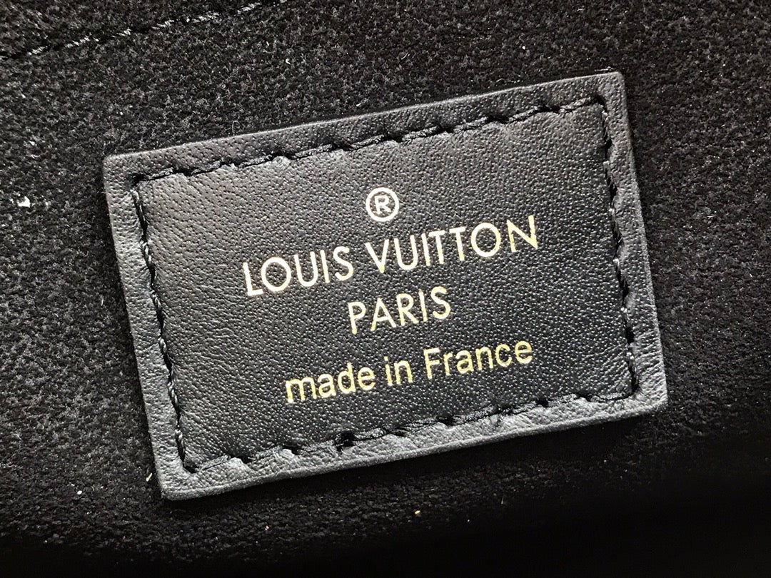 LV Petite Malle Souple - Edizione LV Match