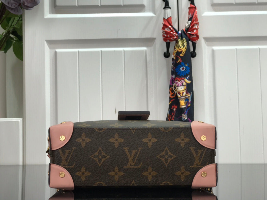 LV Petite Malle Souple