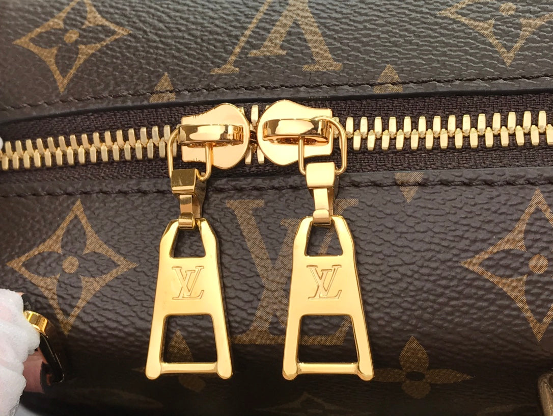 LV Petite Malle Souple
