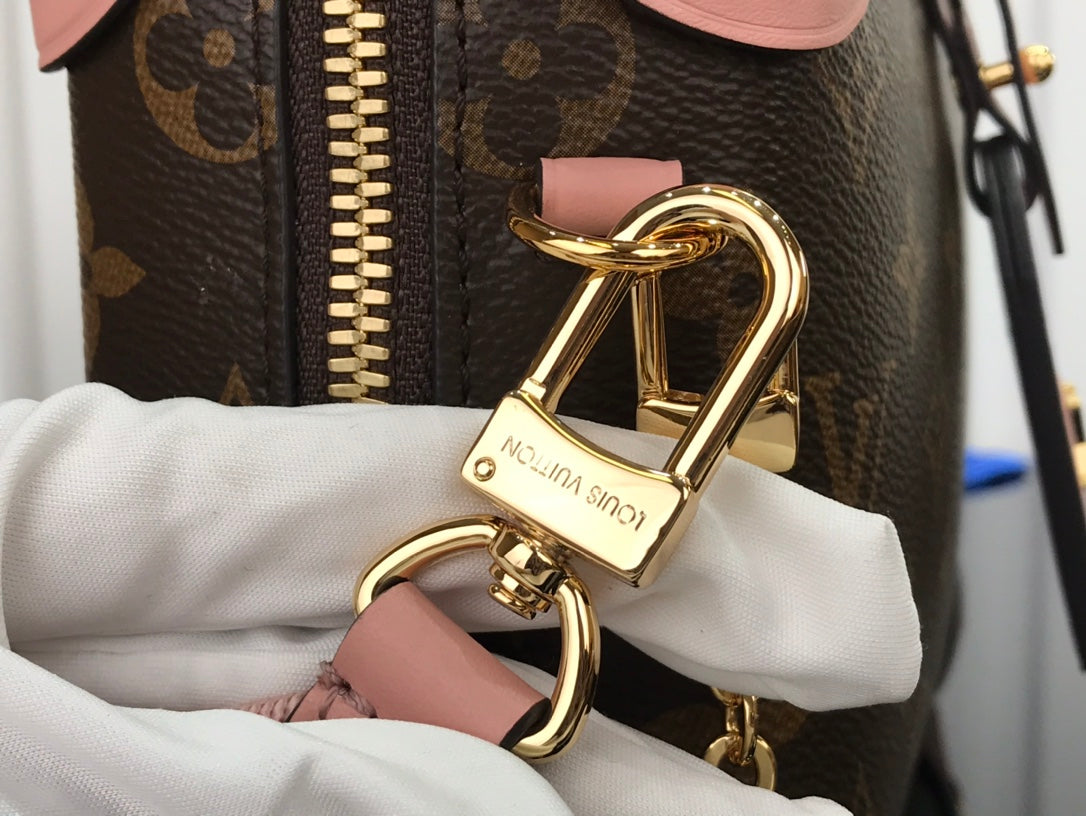 LV Petite Malle Souple