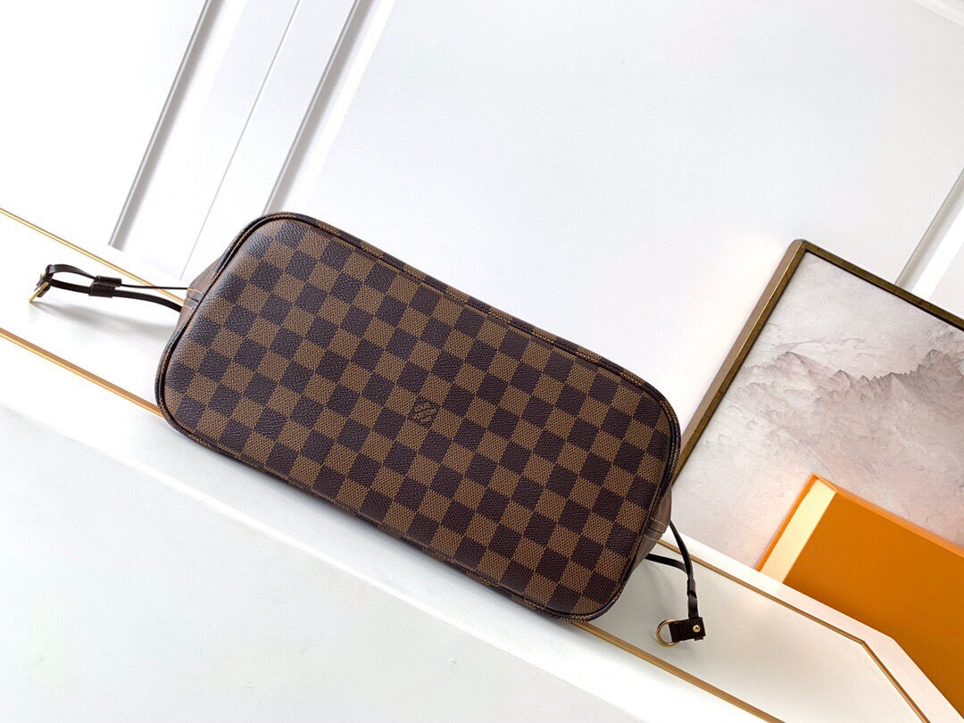 LV Neverfull MM in Tela Monogram - Rosso Ciliegia